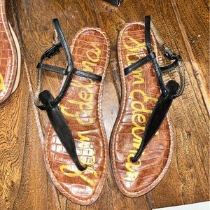 Sam Edelman | T-strap | Thong Sandals | Black Leather | Flat Sandals Sz 8